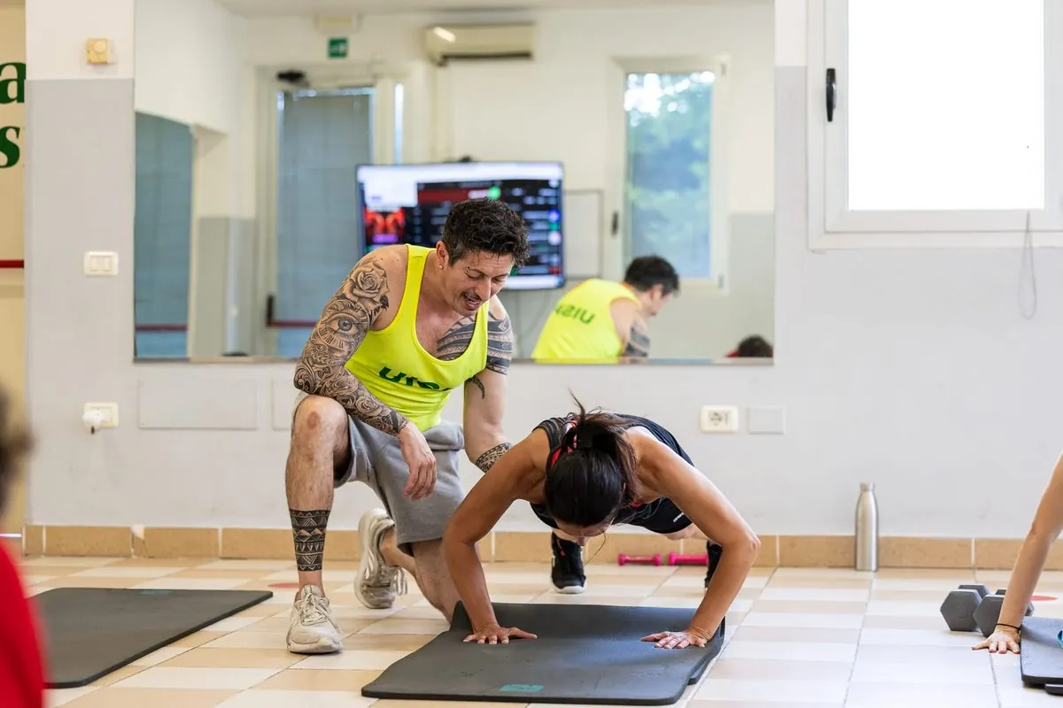 Luca Esposito durante una sessione di personal training di allenamento funzionale